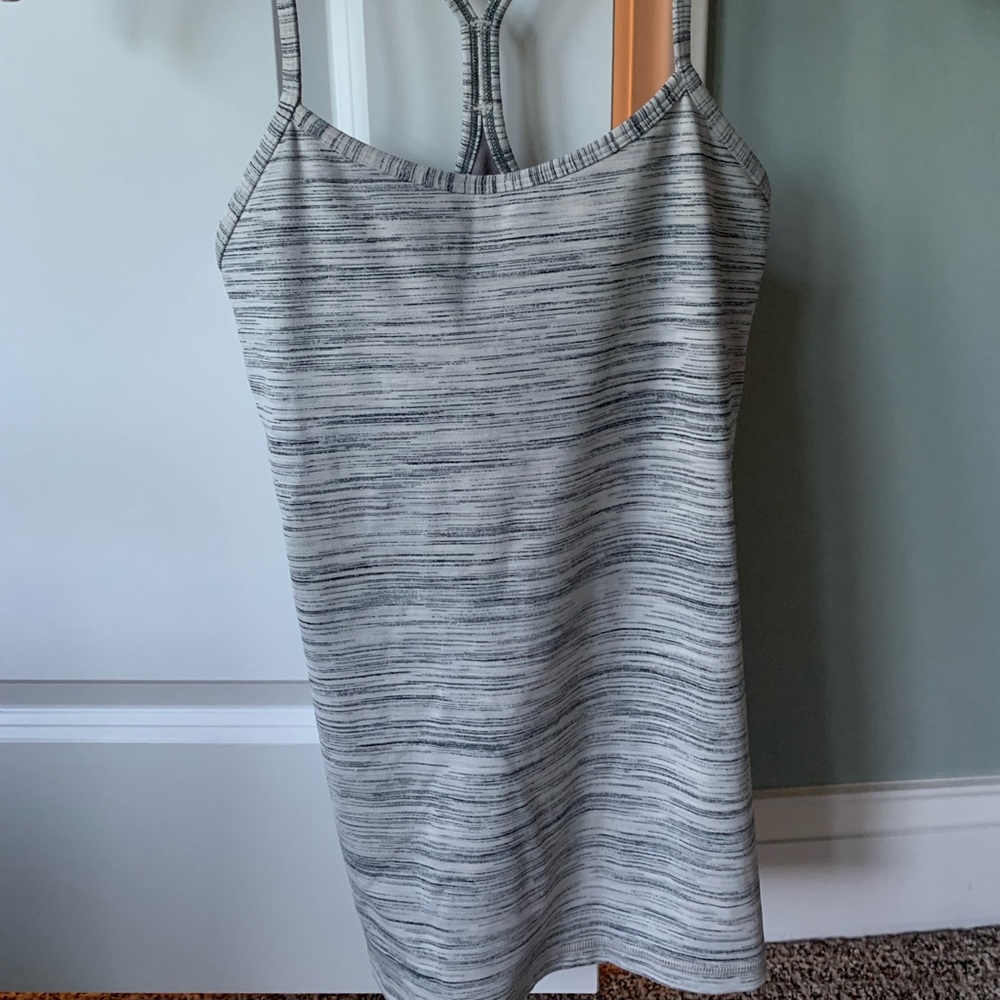 Lululemon Y-tank with built in bra